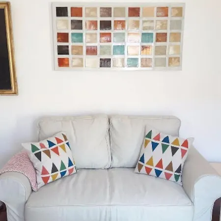 Modern Cosy Flat With Terrace In Campo De Ourique. Appartamento *