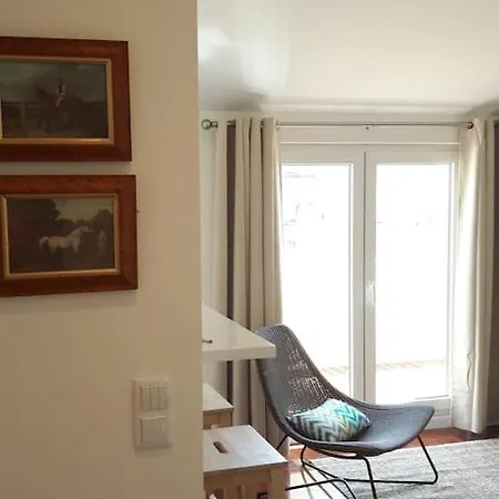 Modern Cosy Flat With Terrace In Campo De Ourique. * Lisbona