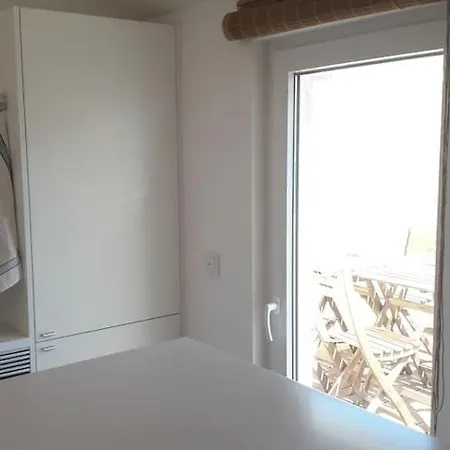 Appartement Modern Cosy Flat With Terrace In Campo De Ourique. *