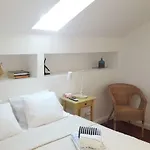 Apartment Modern Cosy Flat With Terrace In Campo De Ourique.