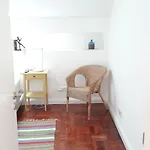 Apartment Modern Cosy Flat With Terrace In Campo De Ourique. *